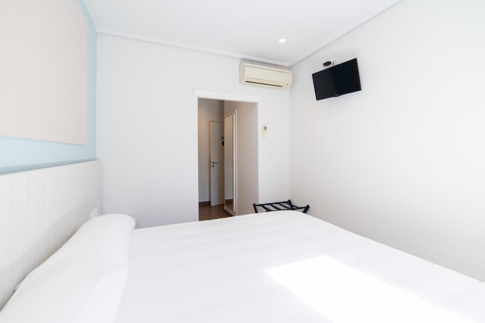 Hotel Alkazar Валенсия Екстериор снимка