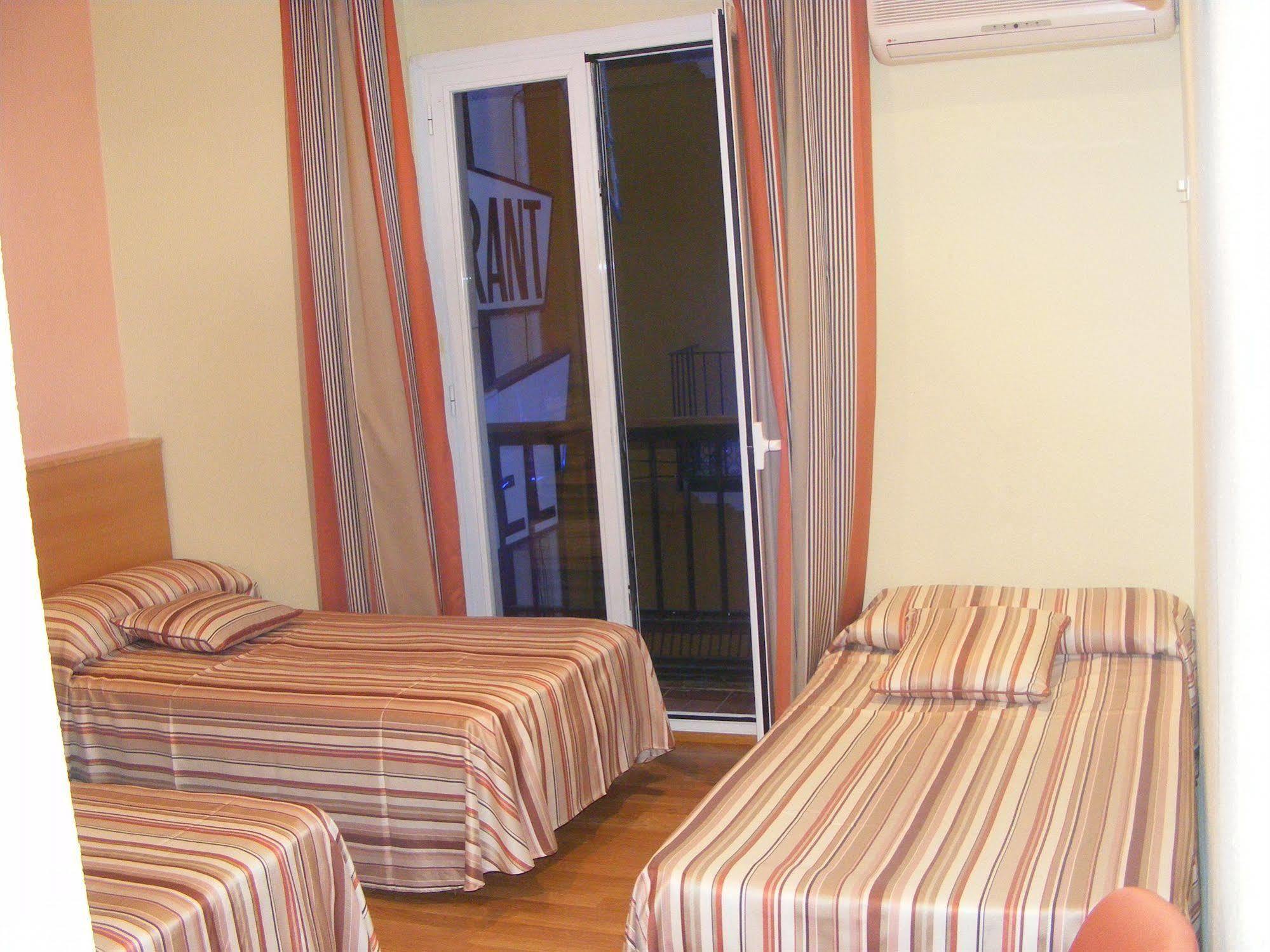 Hotel Alkazar Валенсия Екстериор снимка