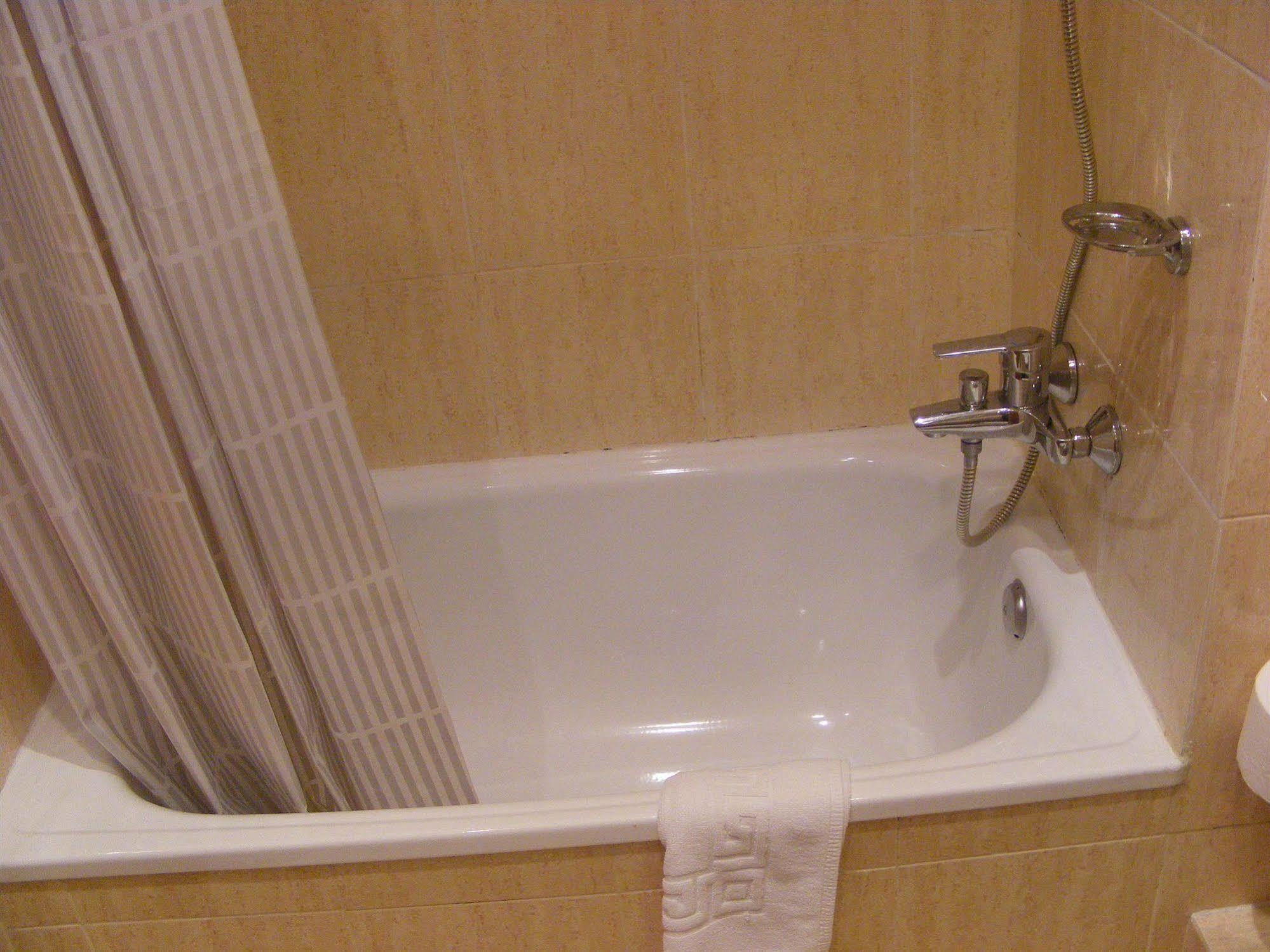 Hotel Alkazar Валенсия Екстериор снимка