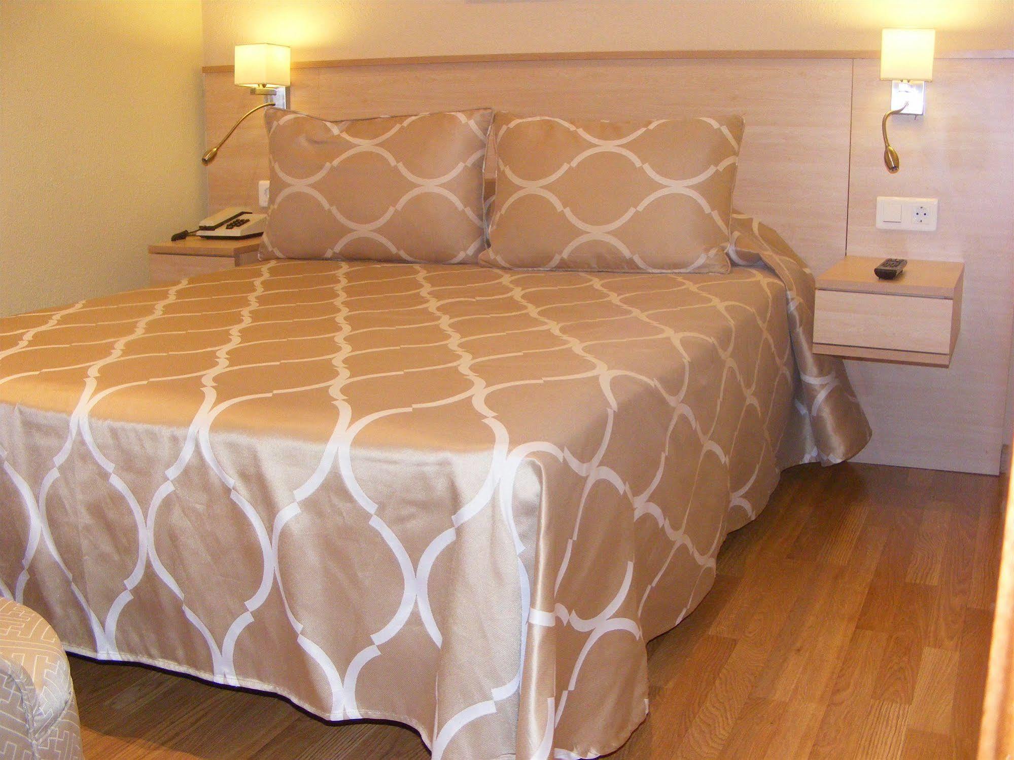 Hotel Alkazar Валенсия Екстериор снимка