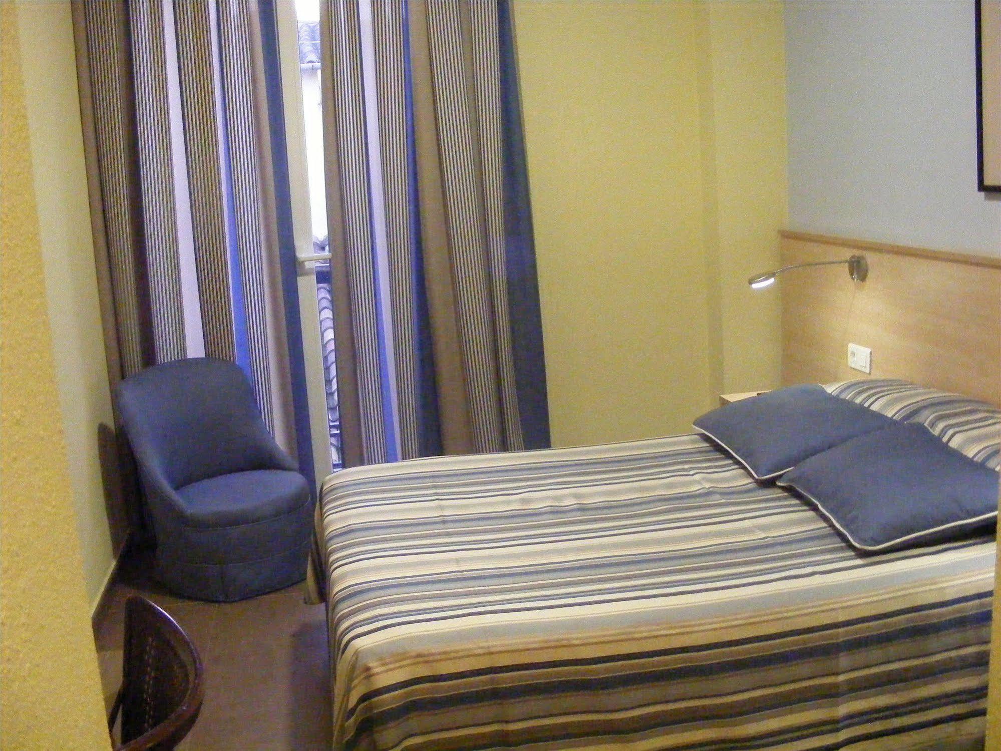 Hotel Alkazar Валенсия Екстериор снимка